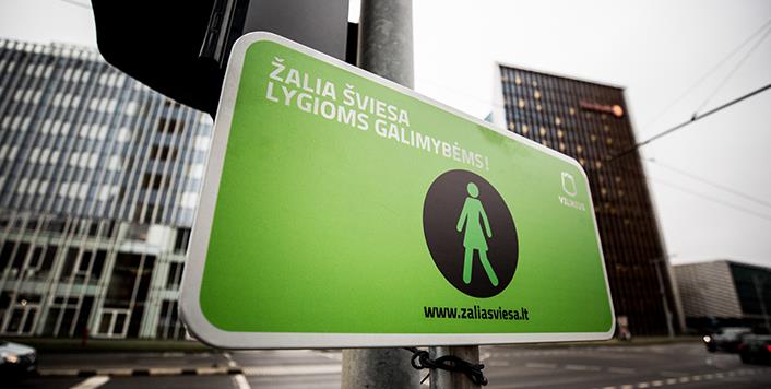 Vilniaus Konstitucijos prospekte – unikalūs šviesoforai už lyčių lygybę