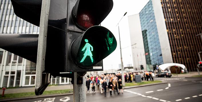 Vilniaus Konstitucijos prospekte – unikalūs šviesoforai už lyčių lygybę