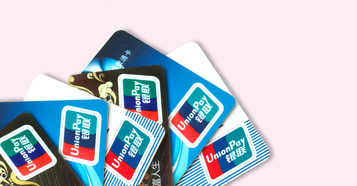 „Swedbank“ mokėjimo terminaluose jau galima atsiskaityti „UnionPay“ mokėjimo kortelėmis