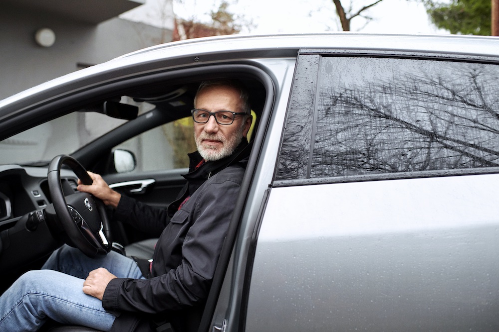 Pokyčiai keliuose: daugiau nei pusė lietuvių žada įsigyti elektromobilį