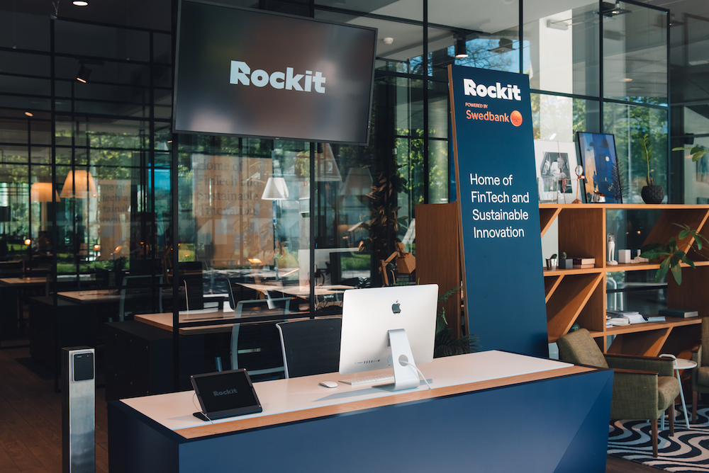 Tvarioms įmonėms „Swedbank“ dovanoja narystę bendradarbystės erdvėje „ROCKIT“