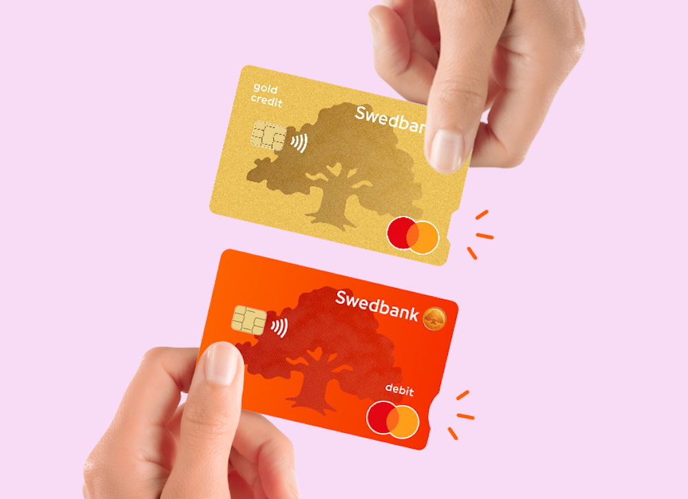 „Swedbank“ pradeda išduoti korteles iš 100 proc. perdirbto plastiko