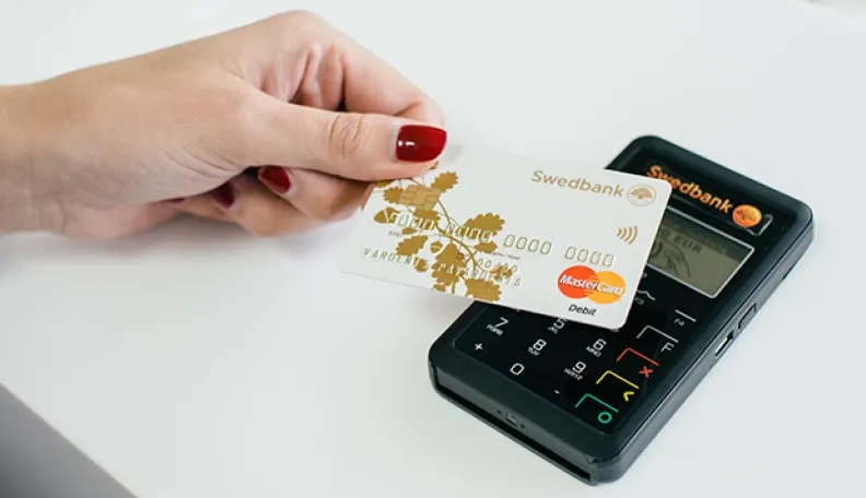 „Swedbank“ Lietuvoje pristato pirmąsias bekontaktes korteles 