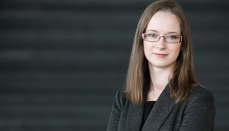 Kokia demokratijos deficito įtaka ekonomikos augimui?