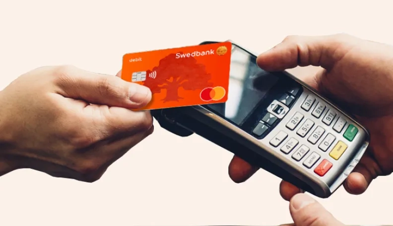 „Swedbank“ atnaujino kortelių dizainą
