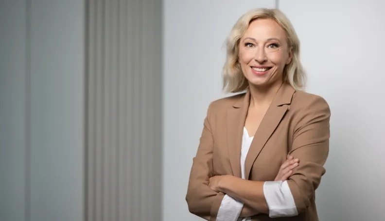 Kaip dirbtinis intelektas ir „finfluenceriai“ keičia mūsų pinigų valdymo įpročius