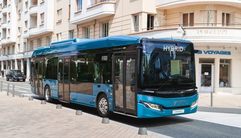 „Swedbank“ finansuoja 25 naujos kartos hibridinių miesto autobusų įsigijimą Klaipėdoje
