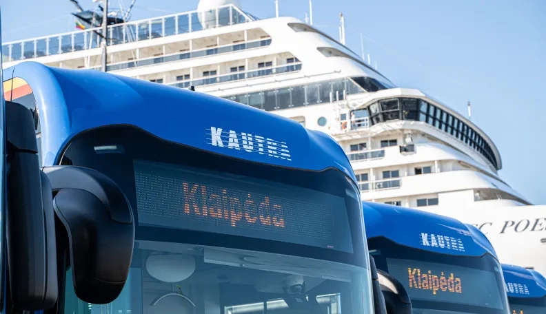 „Swedbank“ suteikė 6,74 mln. eurų finansavimą įmonei „Kautra“: į Klaipėdos gatves išriedės dar 40 naujų elektrinių autobusų