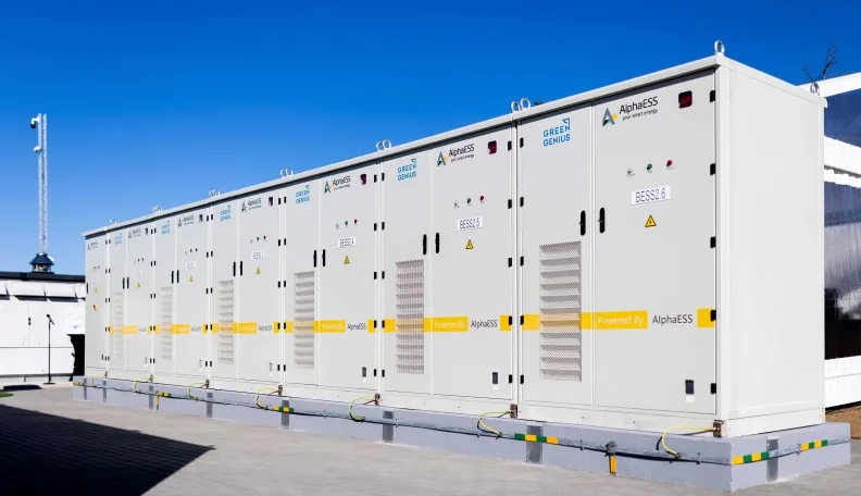 „Swedbank“ suteikė 25 mln. eurų finansavimą „Green Genius“ elektros energijos kaupiklių sistemos projektui