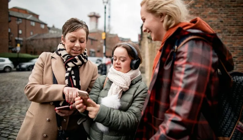 „Jums skambina banko konsultantas“: kaip pasitikrinti, ar bendraujate su tikru darbuotoju?