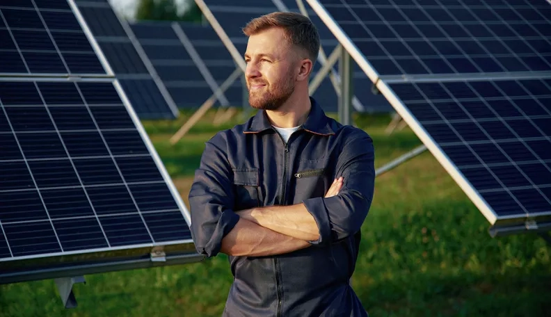 Energijos kainų šokas išryškino elektrifikacijos svarbą: kodėl delsimas verslui gali brangiai kainuoti