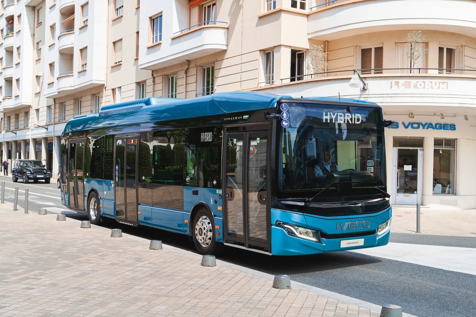 „Swedbank“ finansuoja 25 naujos kartos hibridinių miesto autobusų įsigijimą Klaipėdoje