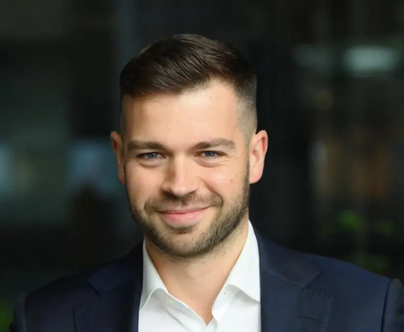 Kas antras Lietuvos gyventojas mėgino DI įrankius, o 2 iš 3 baiminasi dėl jo grėsmės darbo vietai